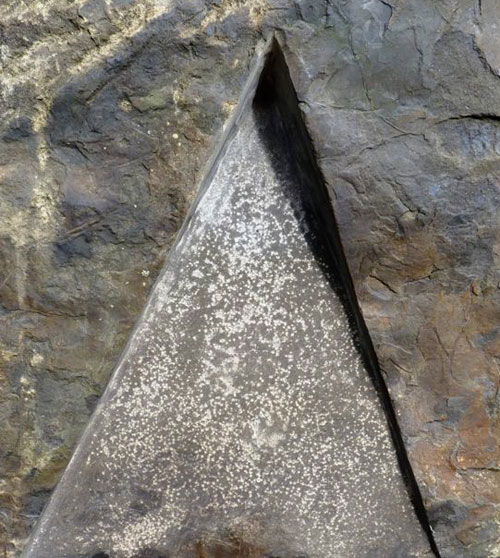 Barker-Grave-Pyramid